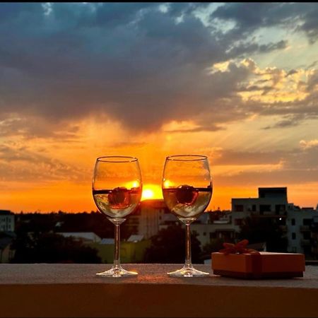 Sunset View Bucharest Apartman Kültér fotó